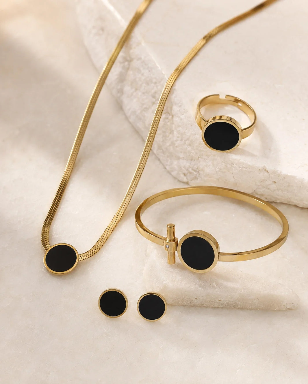 Rings, Tops, Pendant & Bracelet Set II - Gold Black — product image