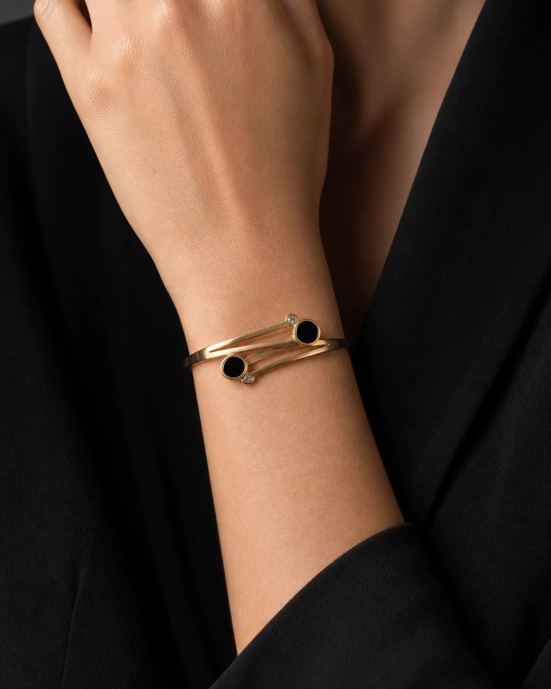 Solid Black Gold - Gold Black — lifestyle image